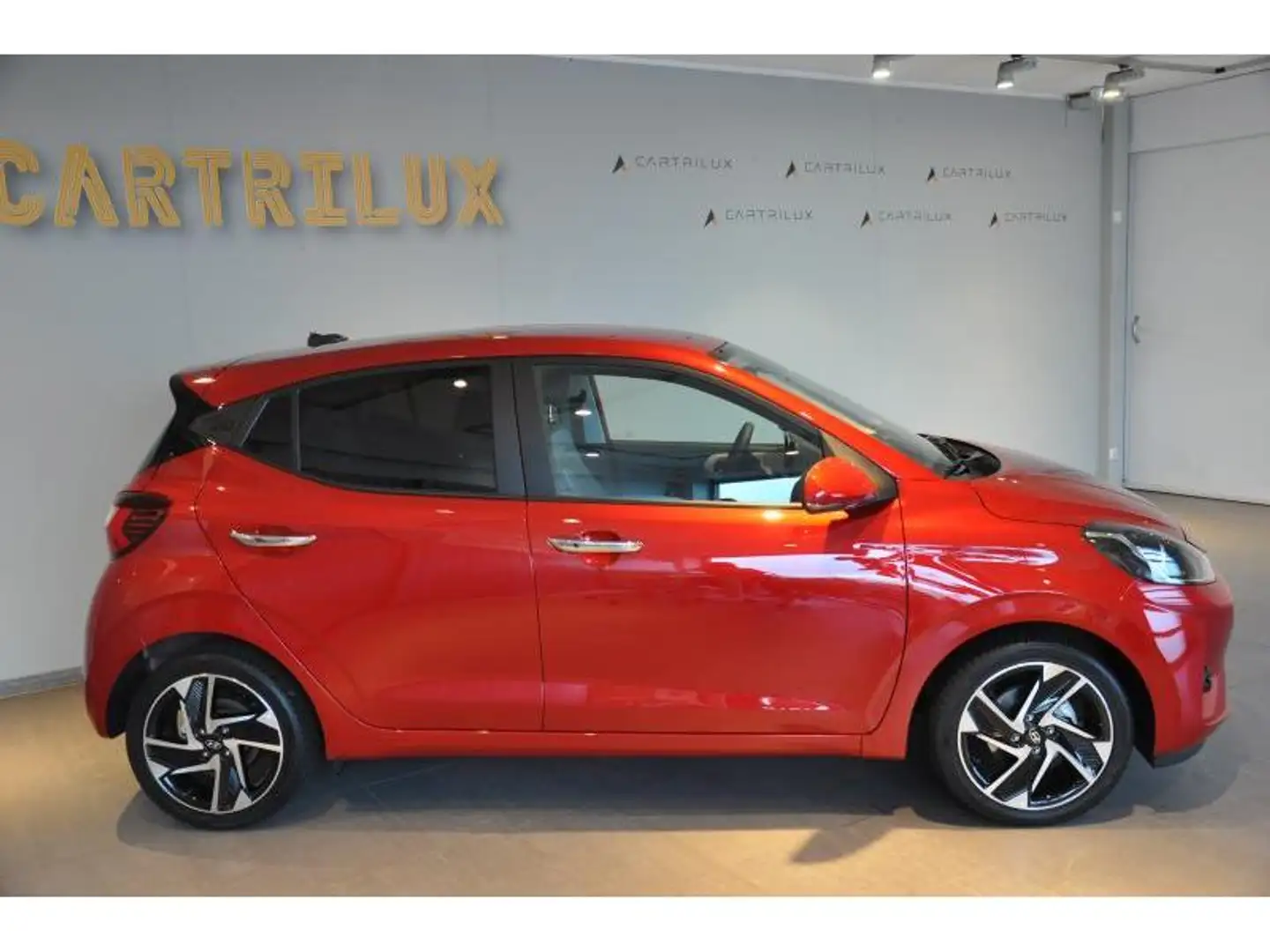 Hyundai i10 SKY 63 AUTO 5 Rouge - 2
