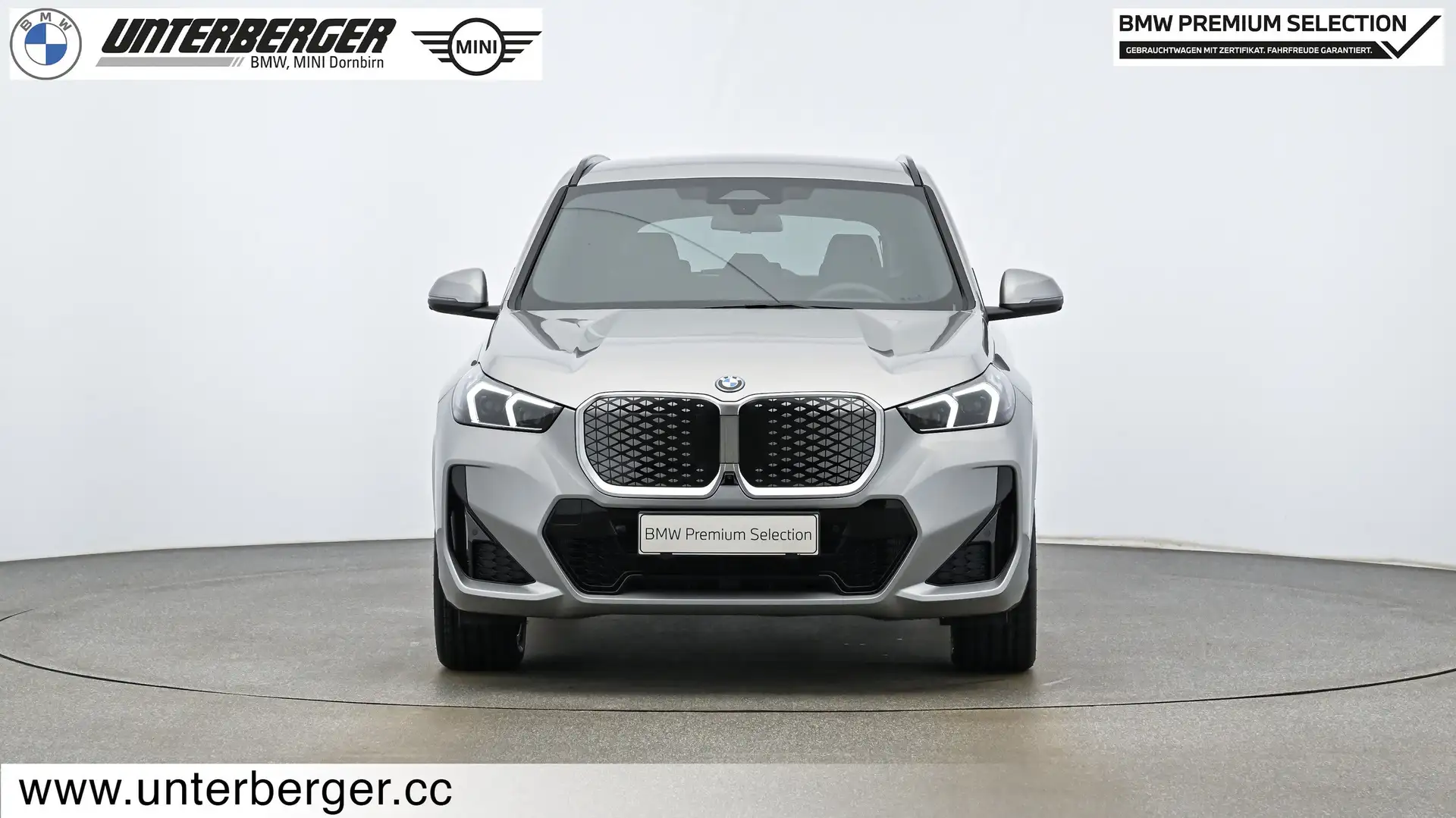 BMW iX1 xDrive30 M Sportpaket // elekt. Anhängerkupplung / Silber - 2
