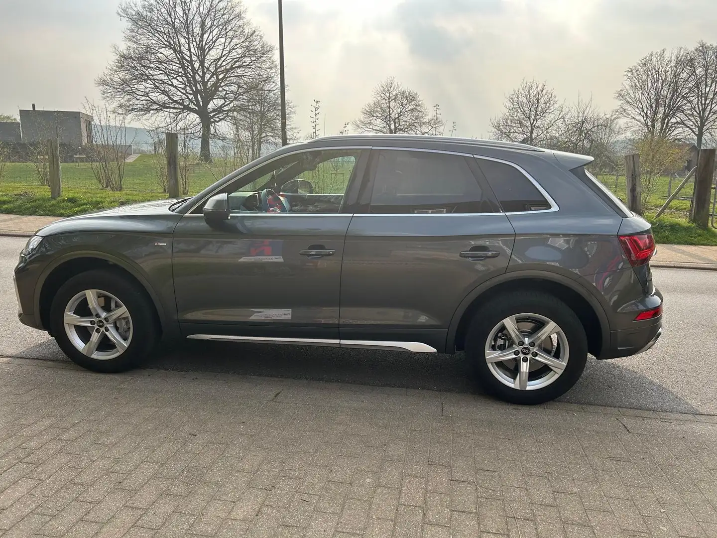 Audi Q5 Q5 Sportback 40 TDi Q Busines Edition One S tronic Grijs - 2