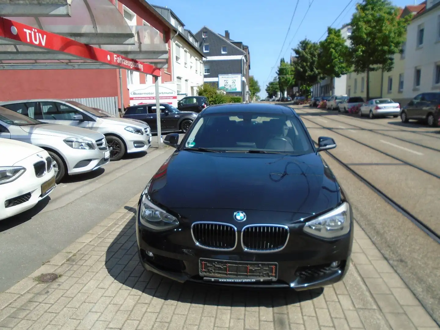 BMW 116 d EfficientDynamics Schwarz - 2