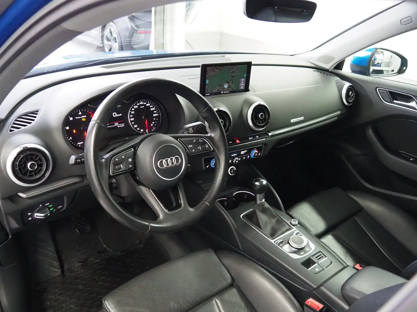 Audi A3 Audi A3 SB 2.0 TDI qu. intense Blau - 2