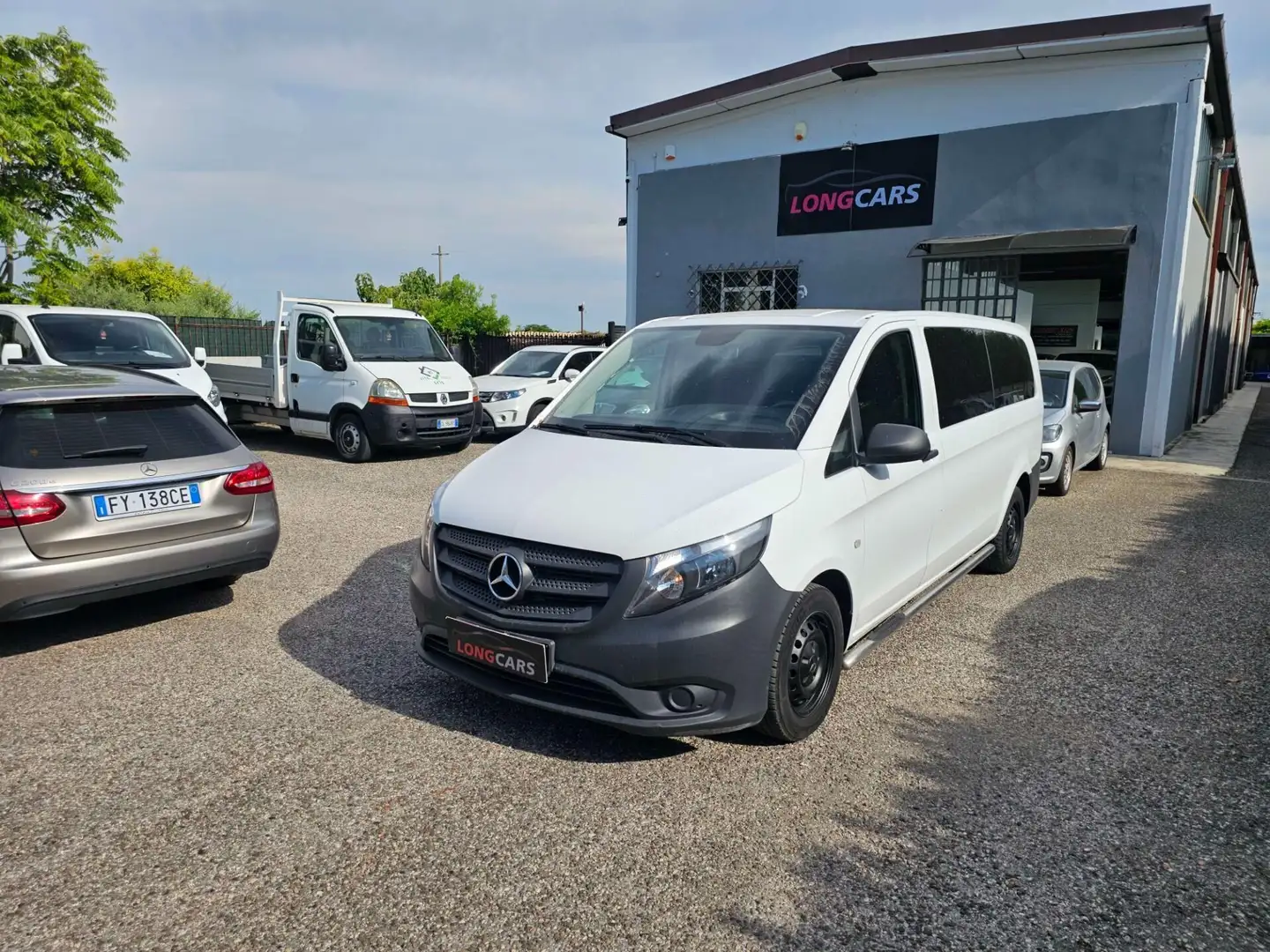 Mercedes-Benz Vito 1.6  CDI PC-SL 9 POSTI Tourer Select Long Bianco - 1