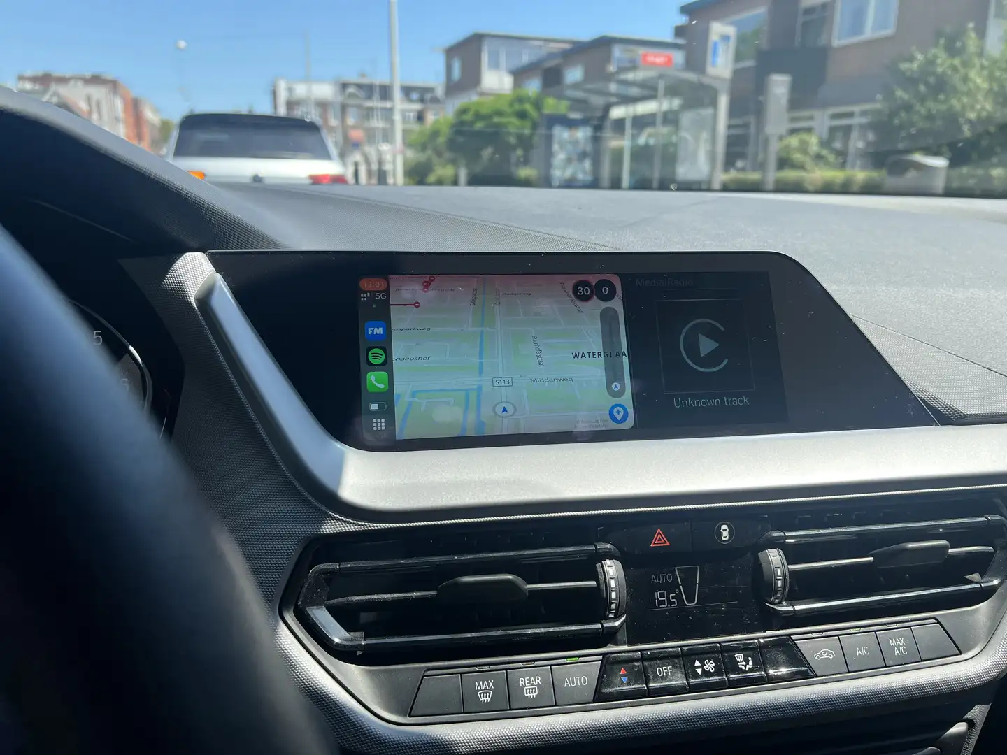 BMW 118 Executive Zwart - 2
