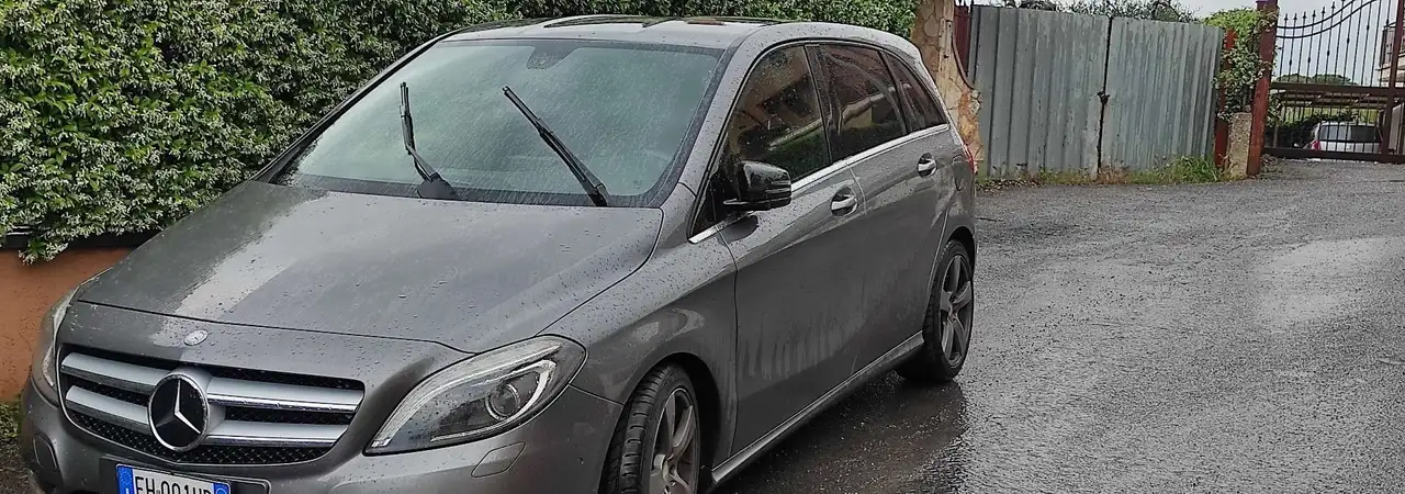 Mercedes-Benz B 180