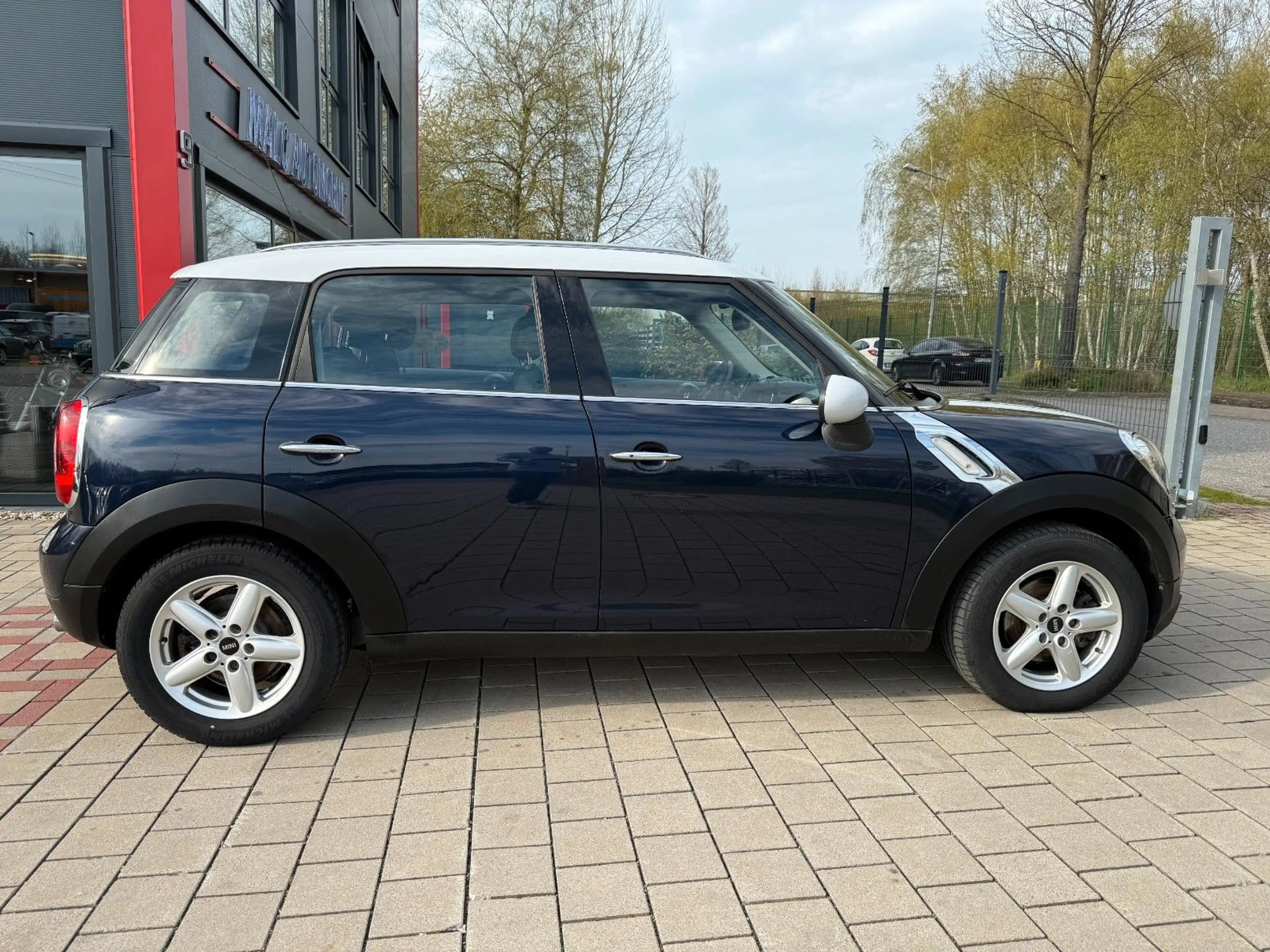 MINI Cooper D Countryman(Insp.neu/Tüv 05.27/ab.AHK) — photo 4