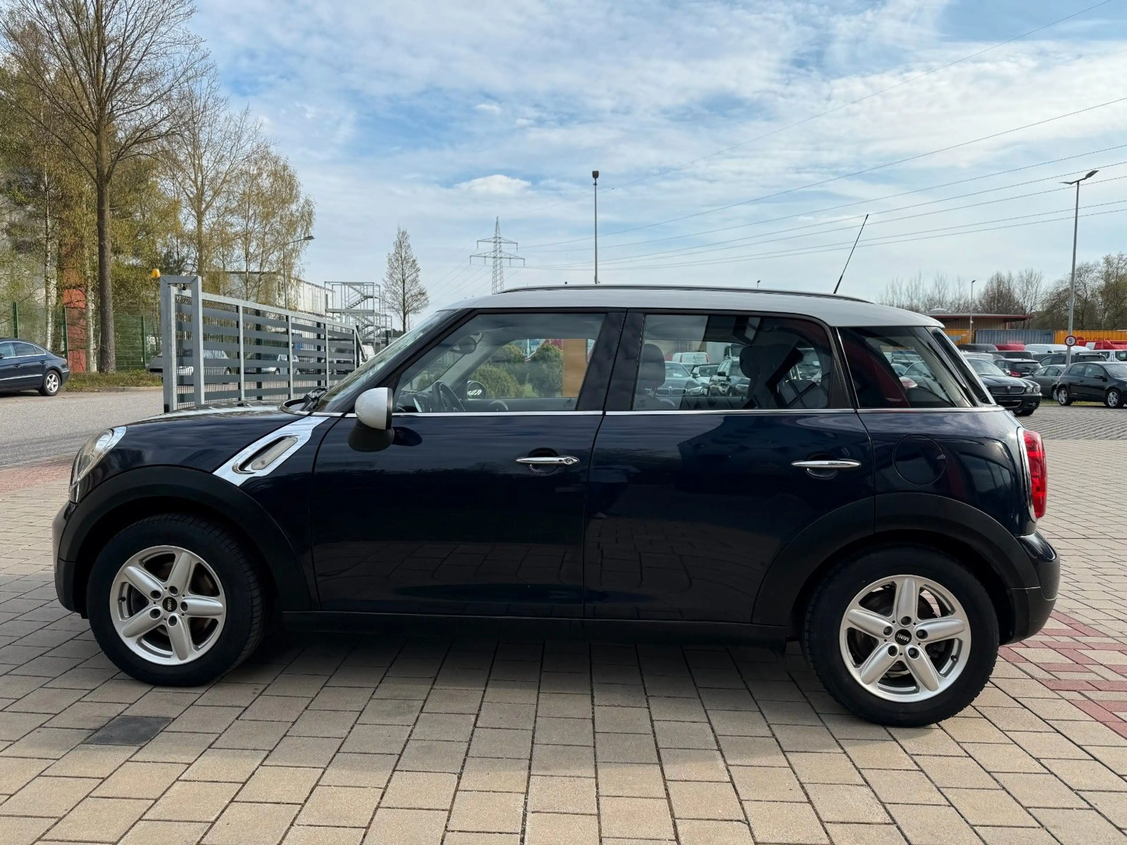MINI Cooper D Countryman(Insp.neu/Tüv 05.27/ab.AHK) — photo 12