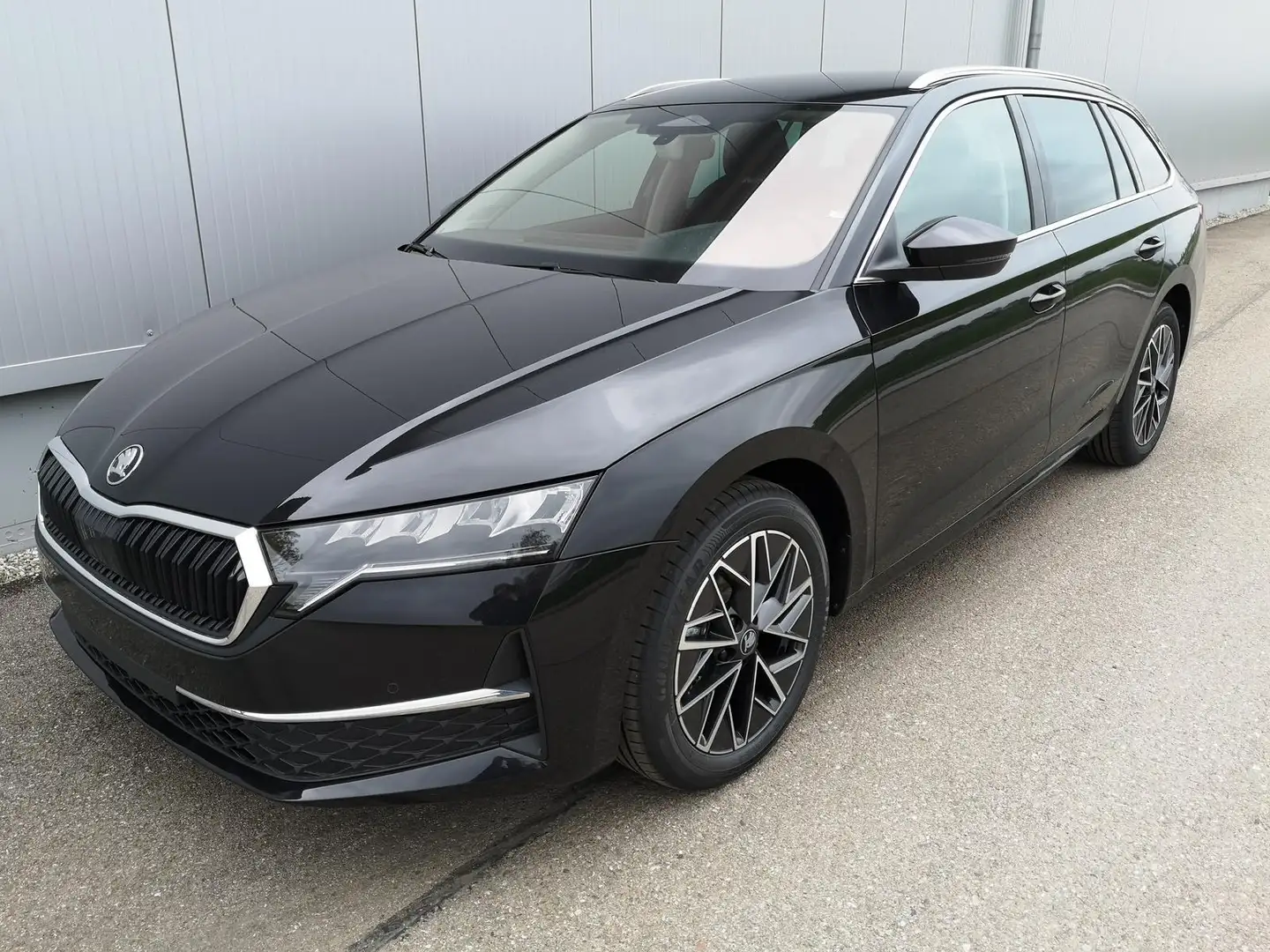 Skoda Octavia Combi 1.5 TSI mHEV 110 kW Selection Kombi DSG G... Schwarz - 1
