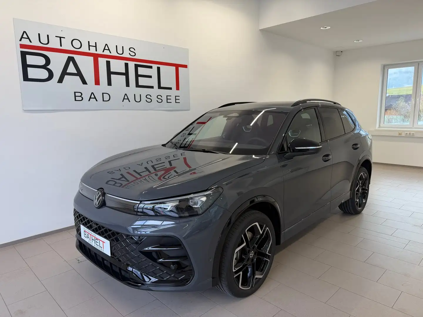 Volkswagen Tiguan R-Line TDI 4MOTION DSG Grau - 1