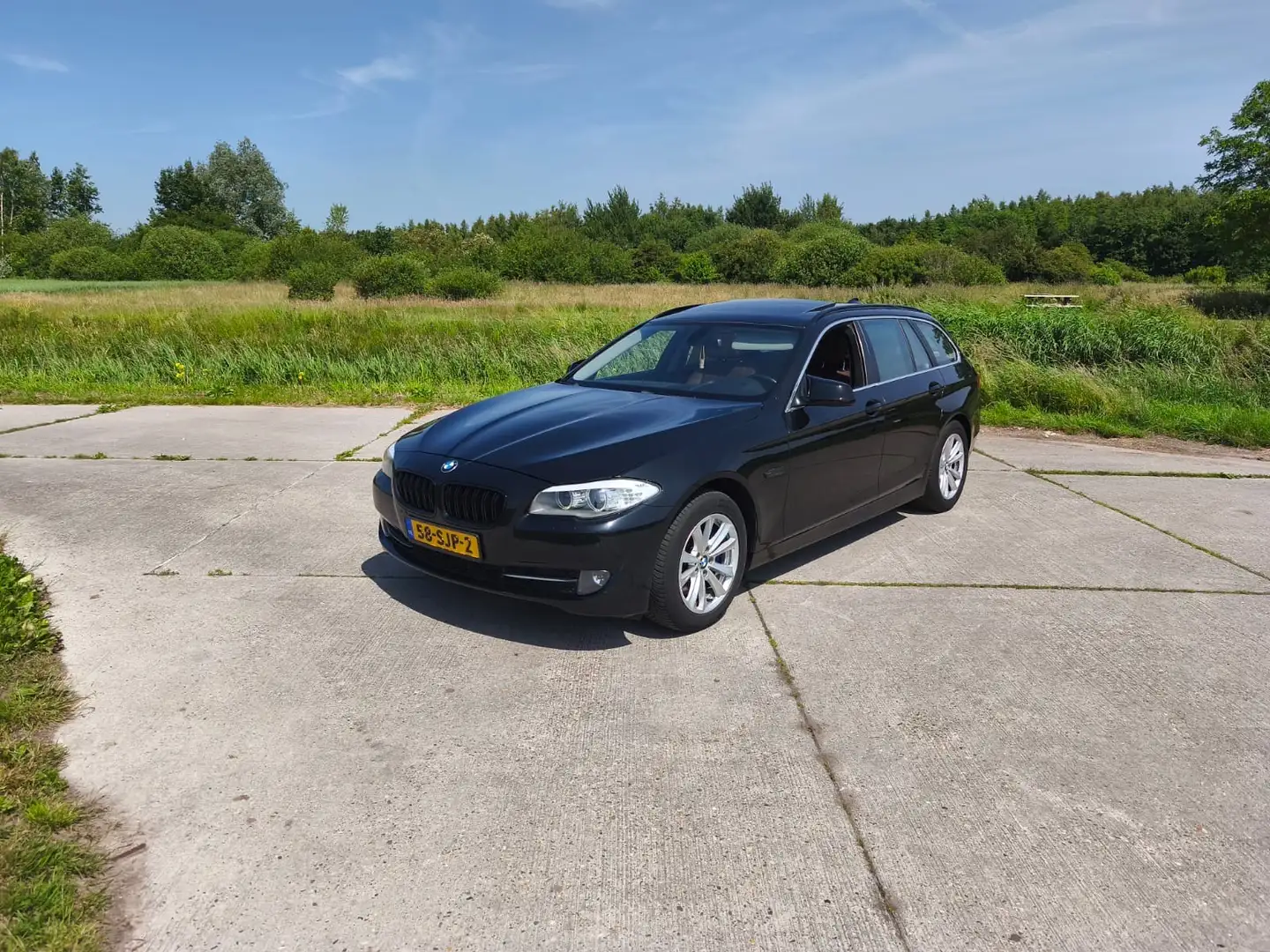 BMW 528 528i High Executive Zwart - 1