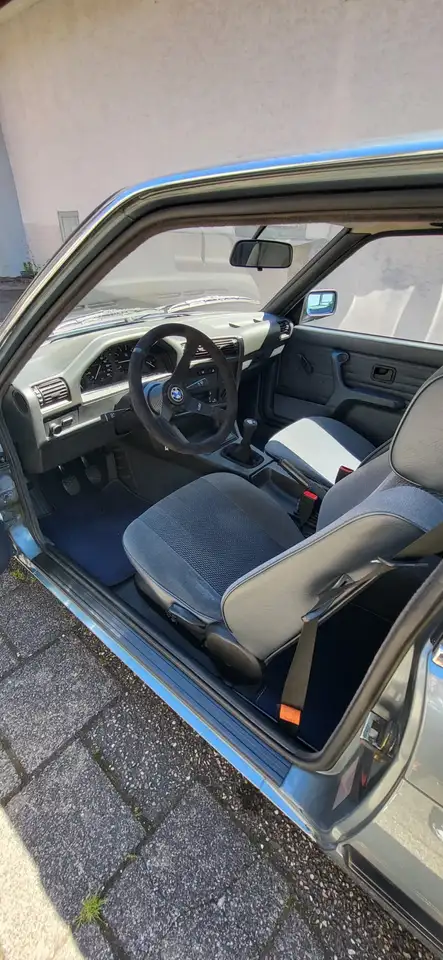 BMW 318i, foto 4