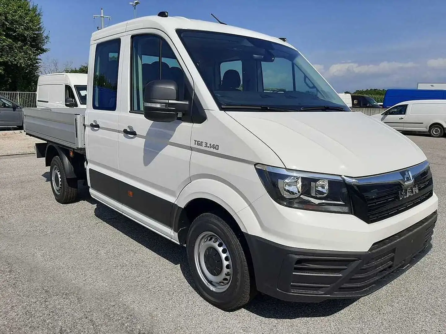 MAN TGE TGE 35.140CV doppia cabina e cassone Blanc - 1