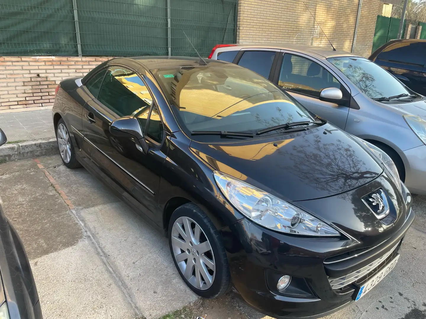 Peugeot 207 CC 1.6HDI FAP 110 Negro - 1