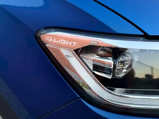 Volkswagen T-Roc view 7