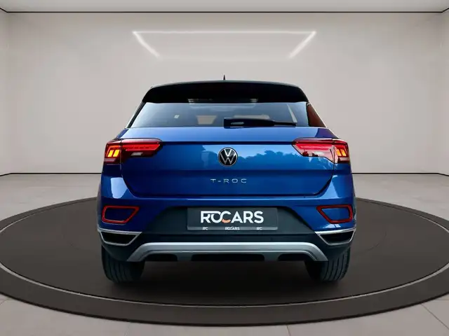 Volkswagen T-Roc view 9