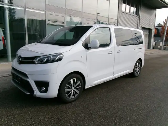Toyota Proace Proace Verso 2,0 D-4D180 L1 Family+ Autom. 8szg