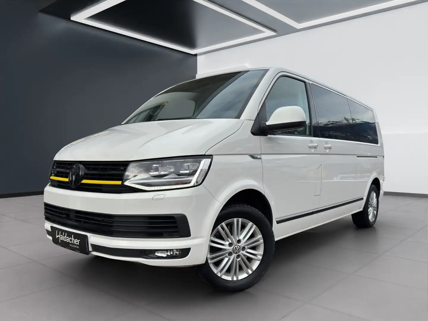 Volkswagen T6 Multivan AUT Weiß - 2