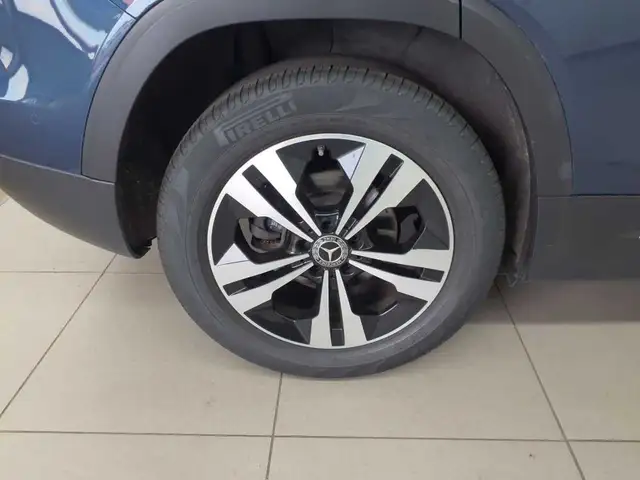 Mercedes-Benz GLB view 12