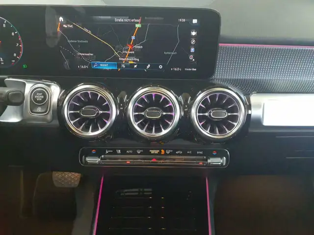 Mercedes-Benz GLB view 8