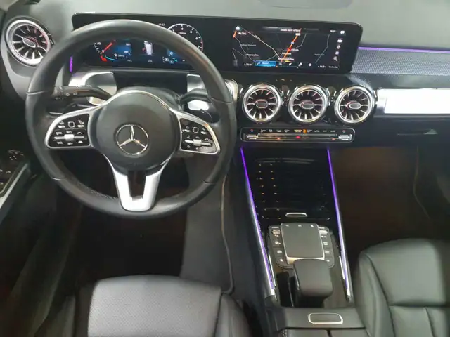 Mercedes-Benz GLB view 7