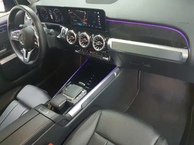 Mercedes-Benz GLB view 14