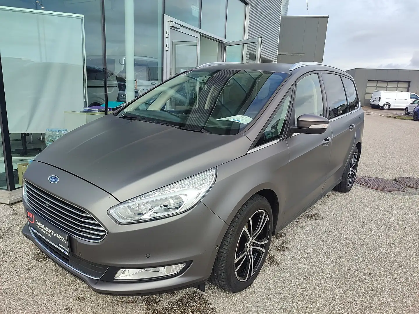 Ford Galaxy 2,0 TDCi Bi-Turbo Titanium Start/Stop Powershift Grau - 1
