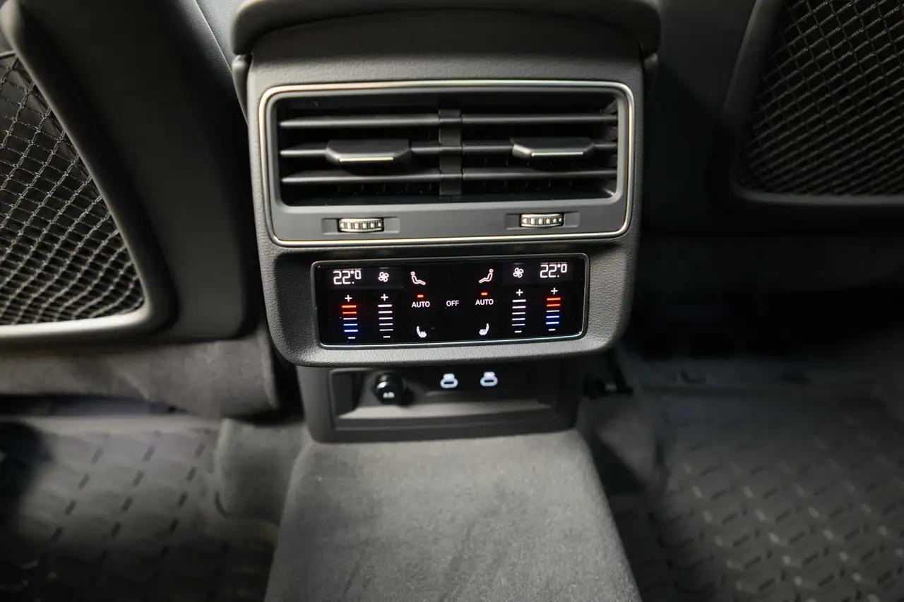 Audi Q7 снимка Audi Q7