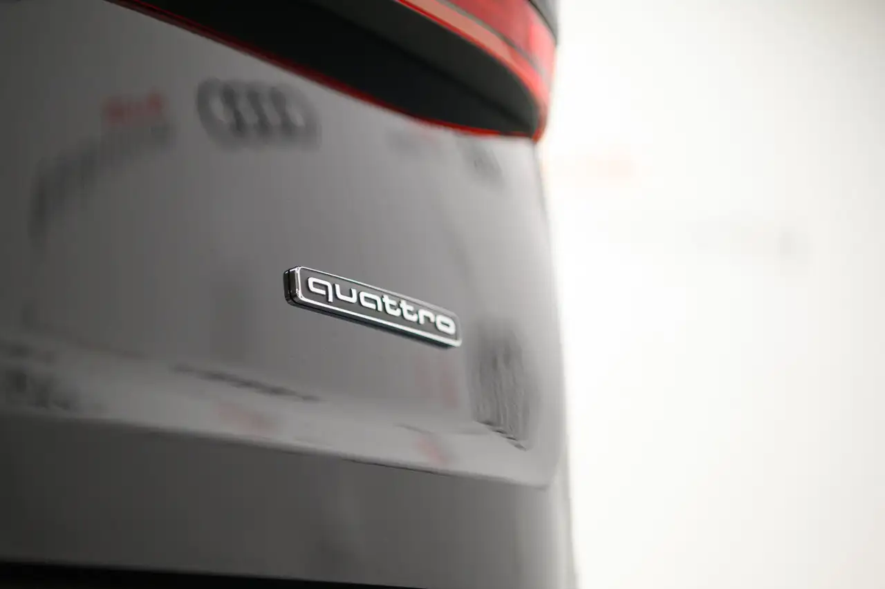 Audi Q7 снимка Audi Q7