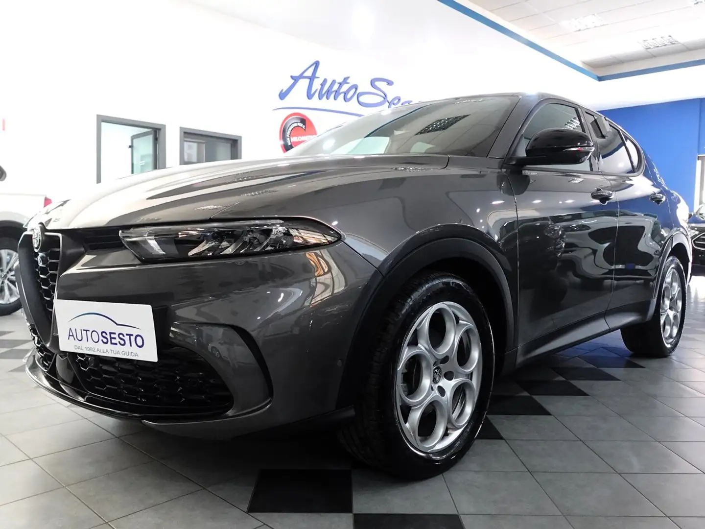 Alfa Romeo Tonale 1.6 MJT 130 CV TCT6 SPRINT Gris - 2