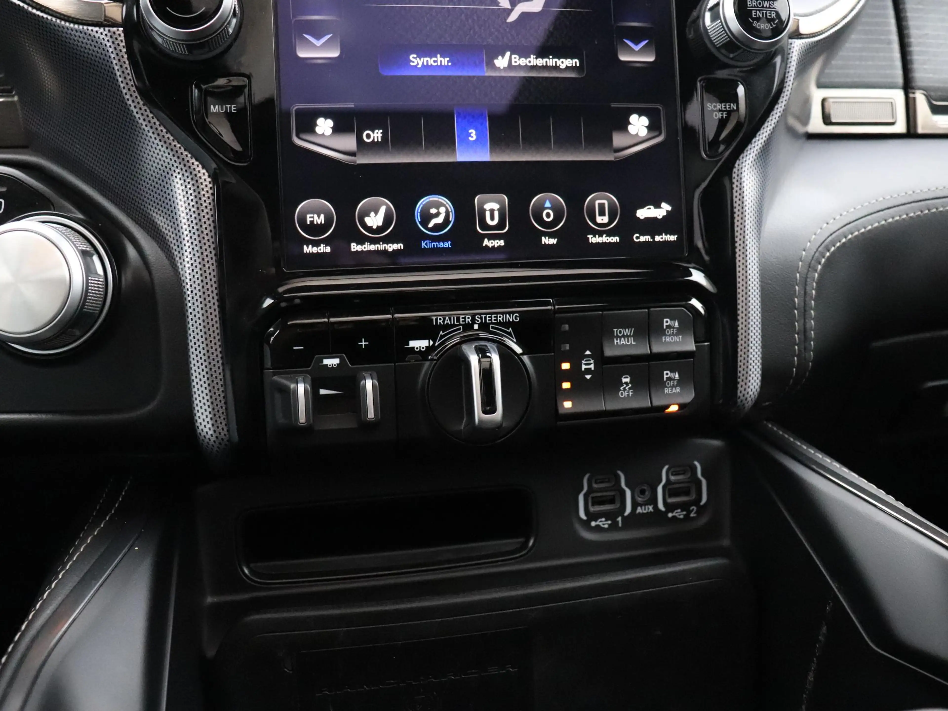Dodge RAM 1500 5.7 V8 4x4 Crew Cab Limited | LEDER | MEMORY — photo 31