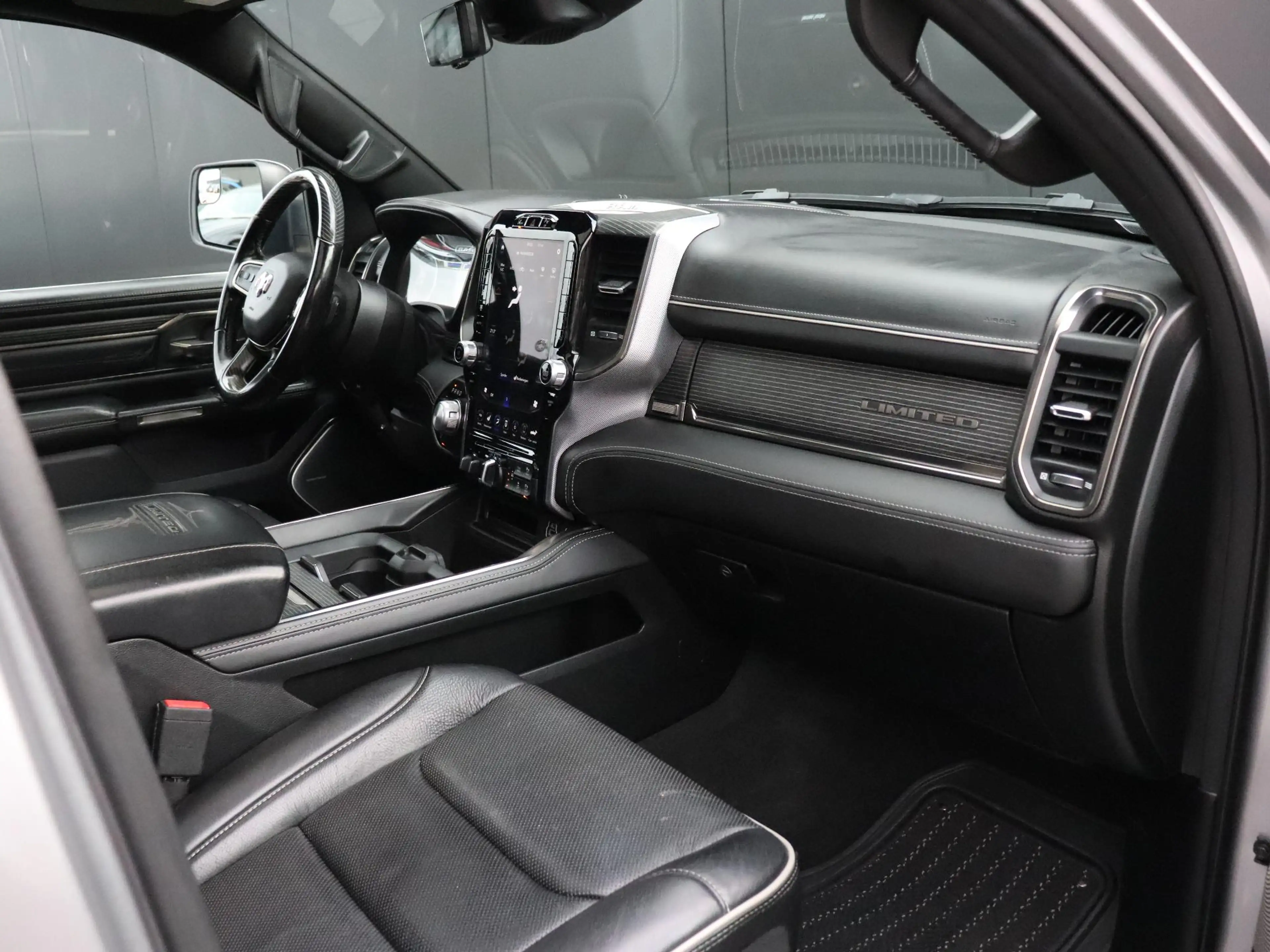 Dodge RAM 1500 5.7 V8 4x4 Crew Cab Limited | LEDER | MEMORY — photo 28