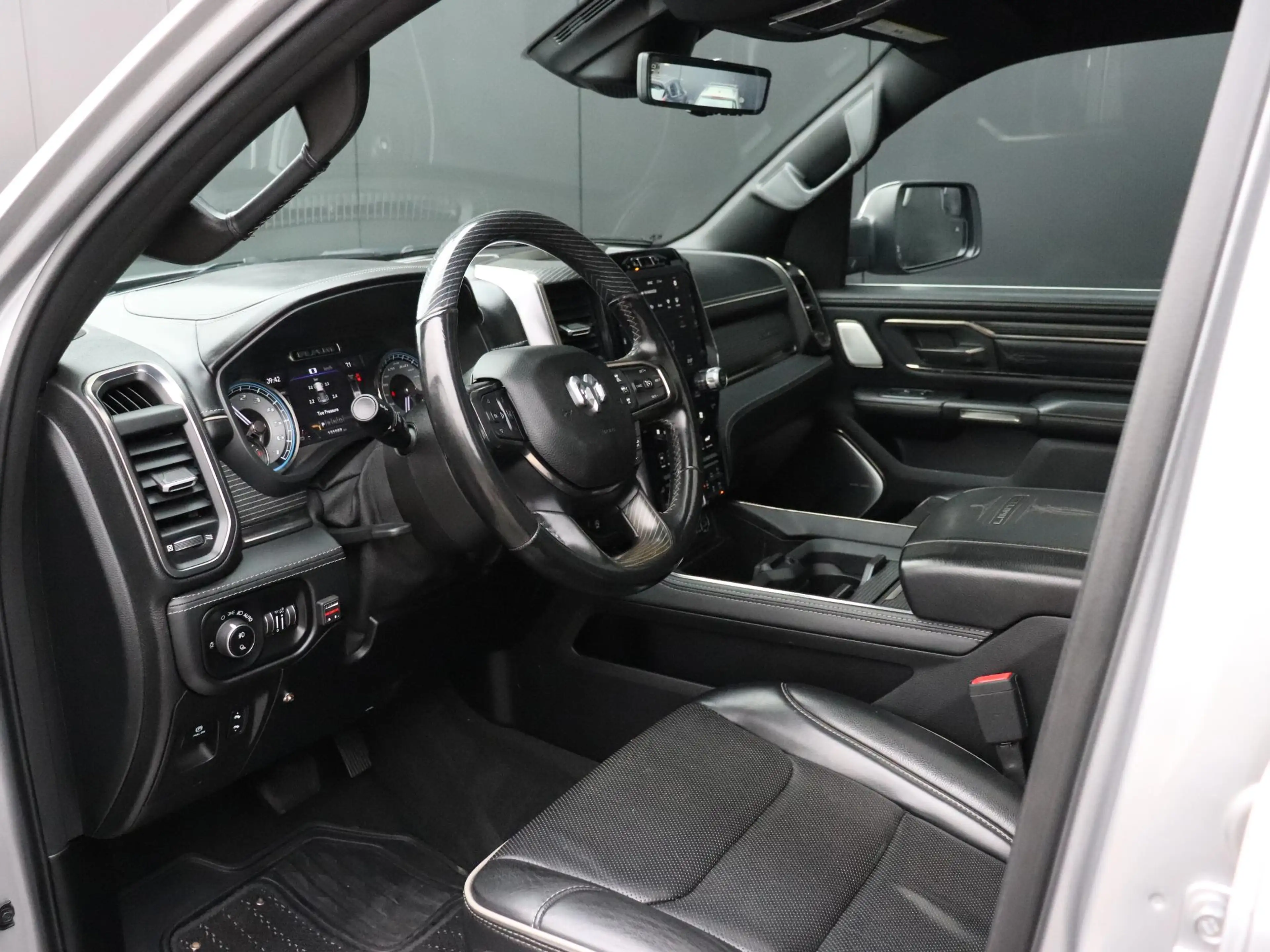 Dodge RAM 1500 5.7 V8 4x4 Crew Cab Limited | LEDER | MEMORY — photo 13