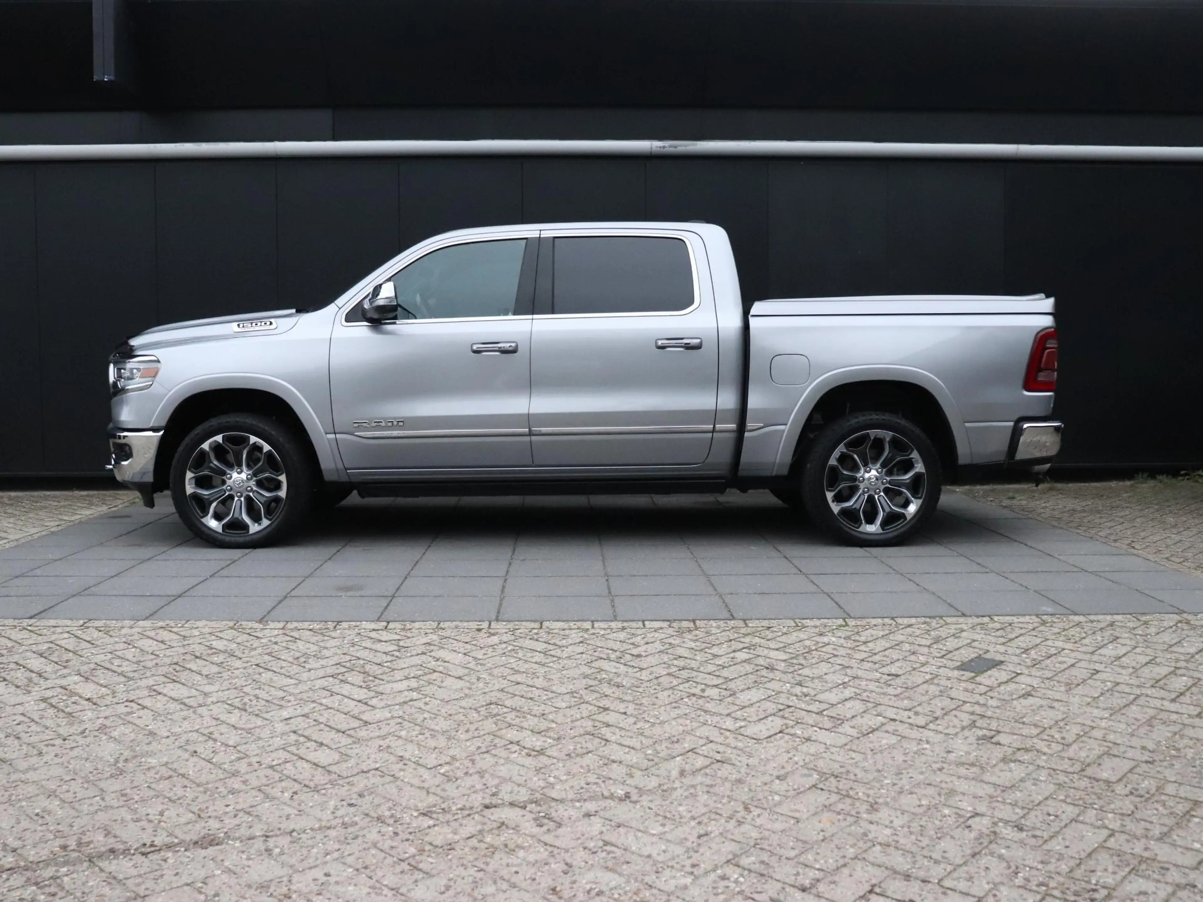 Dodge RAM 1500 5.7 V8 4x4 Crew Cab Limited | LEDER | MEMORY — photo 2