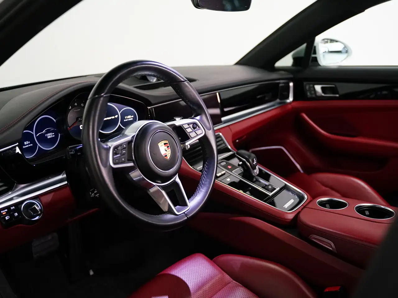 Porsche Panamera снимка Porsche Panamera
