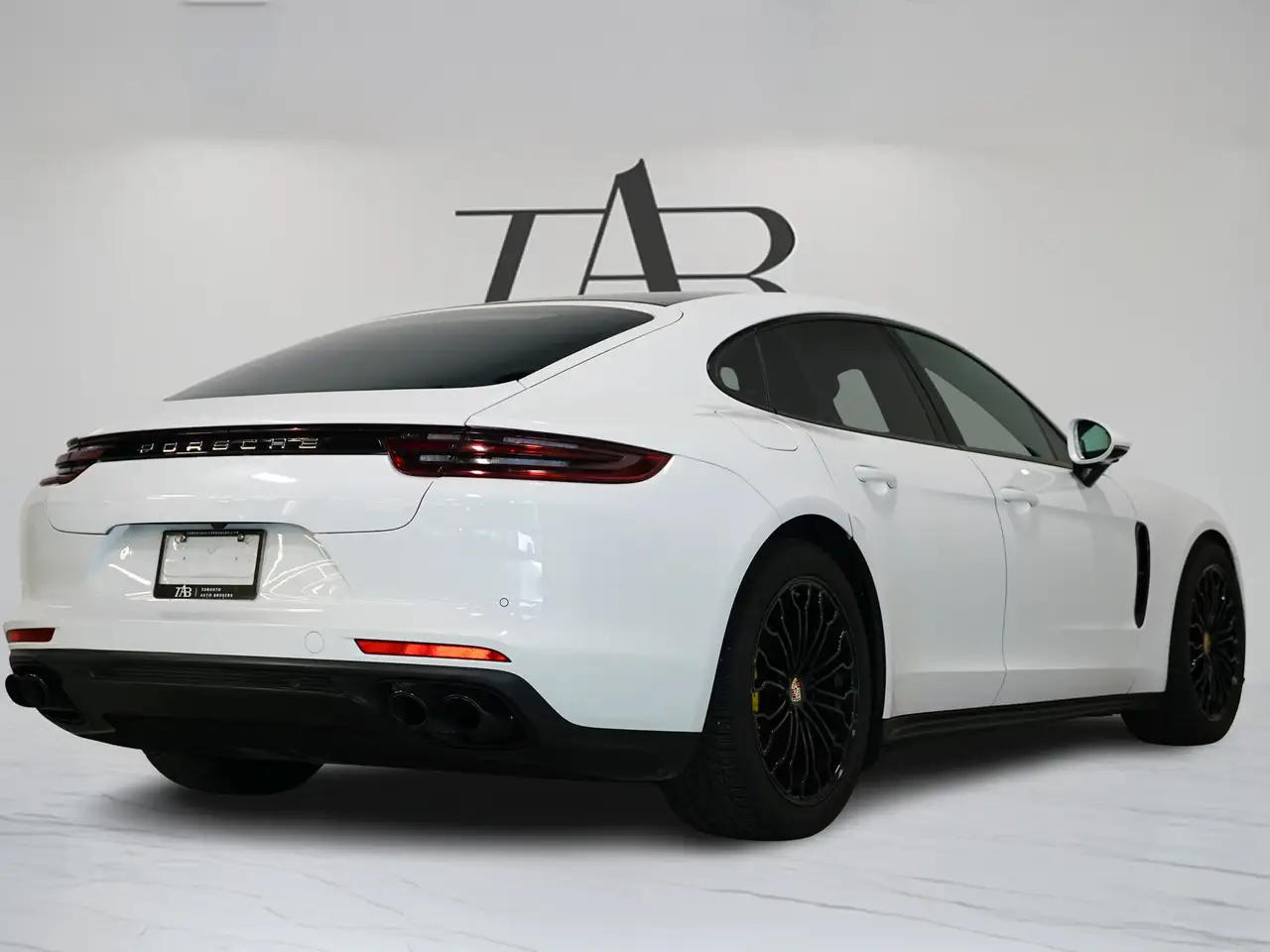 Porsche Panamera снимка Porsche Panamera