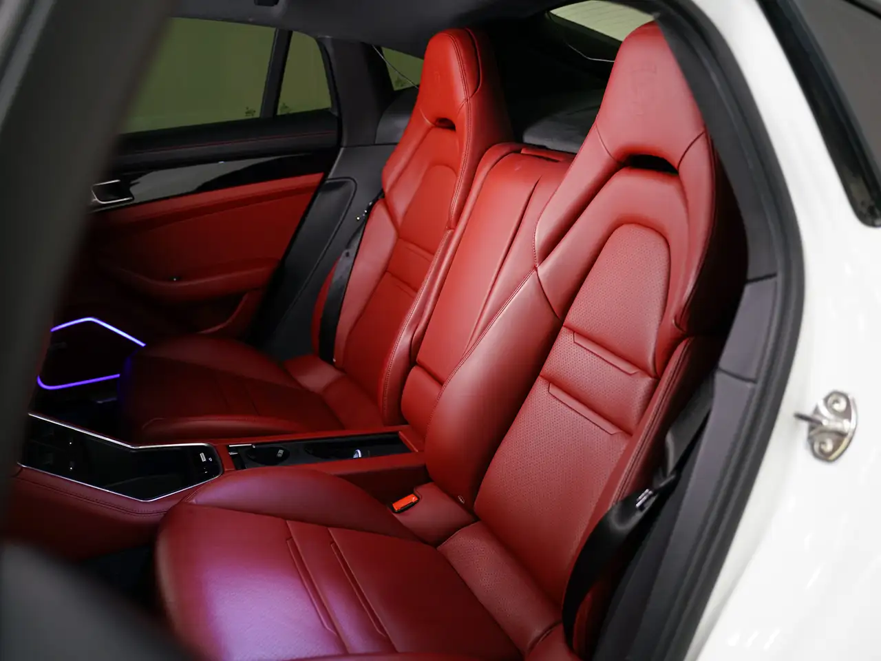 Porsche Panamera снимка Porsche Panamera