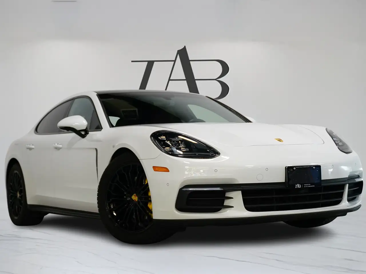 Porsche Panamera снимка Porsche Panamera