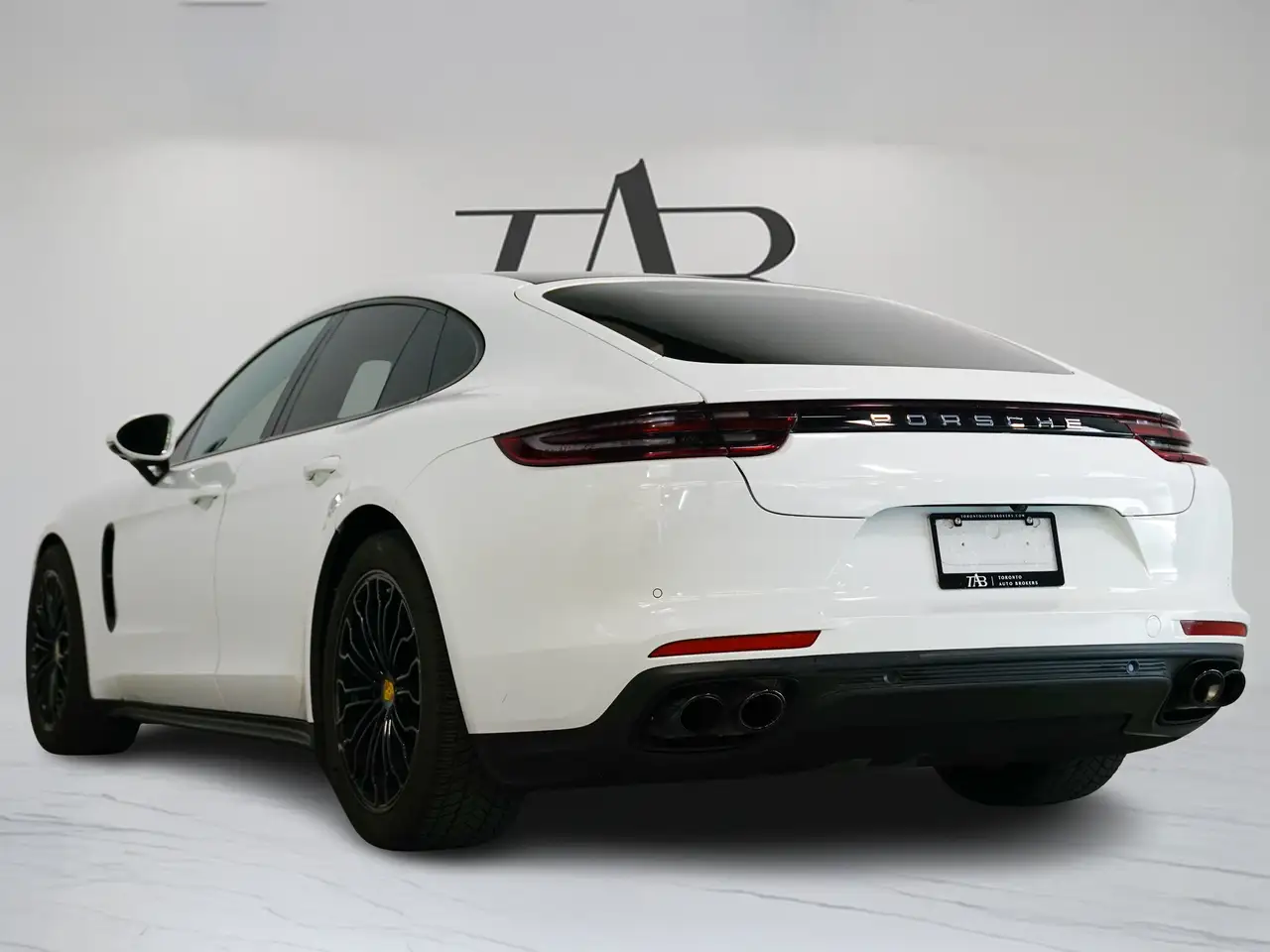 Porsche Panamera снимка Porsche Panamera