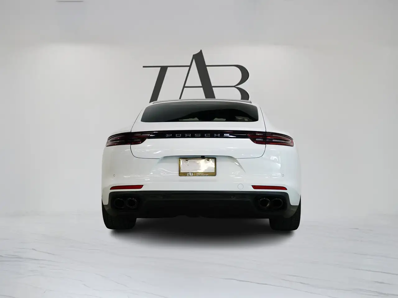 Porsche Panamera снимка Porsche Panamera