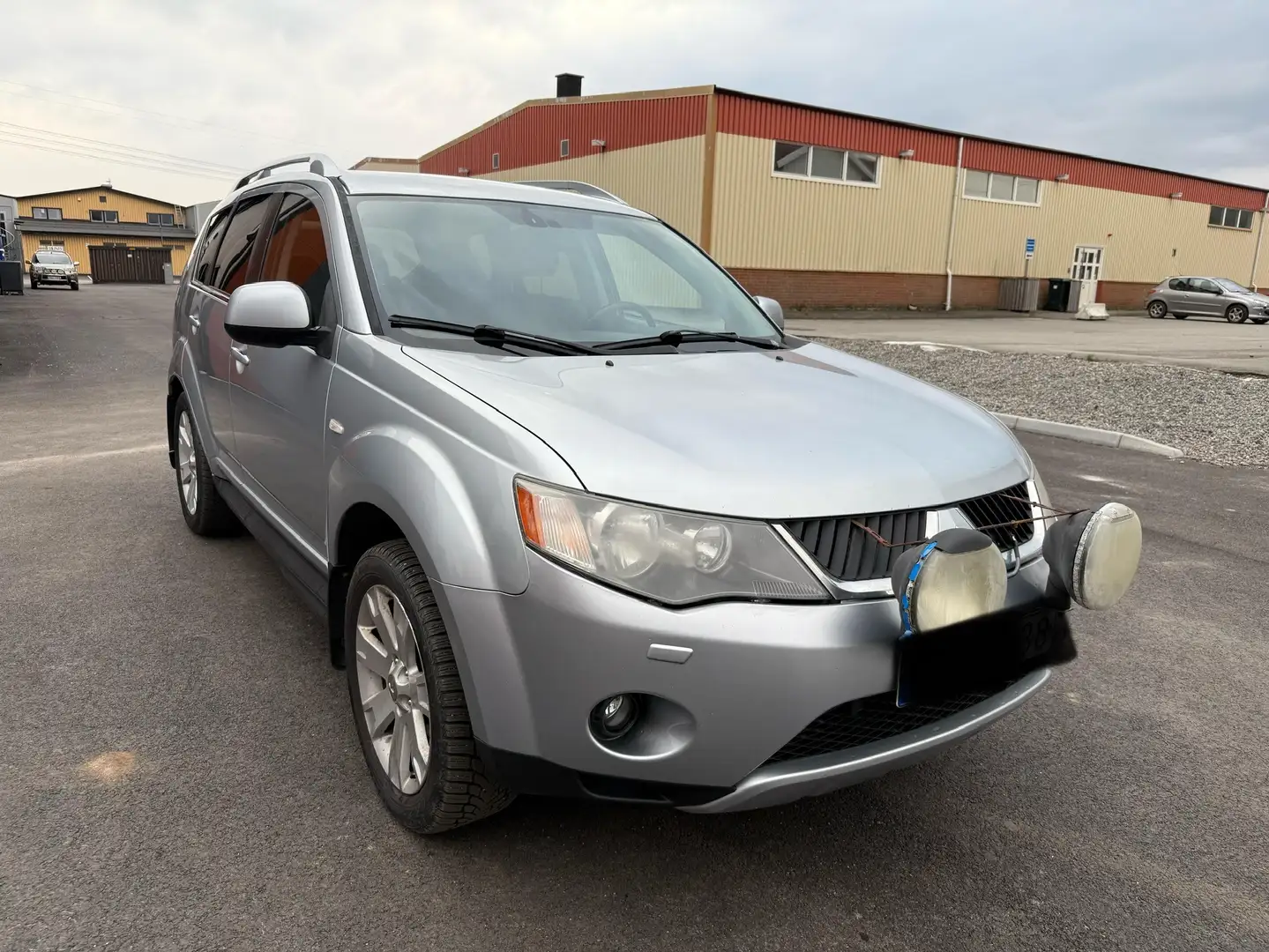 Mitsubishi Outlander Stříbrná - 2