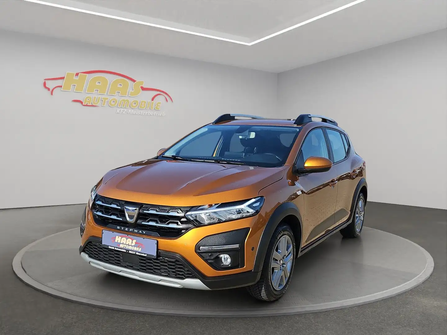 Dacia Sandero III Stepway Comfort*Navigation*1.Hand* Orange - 1