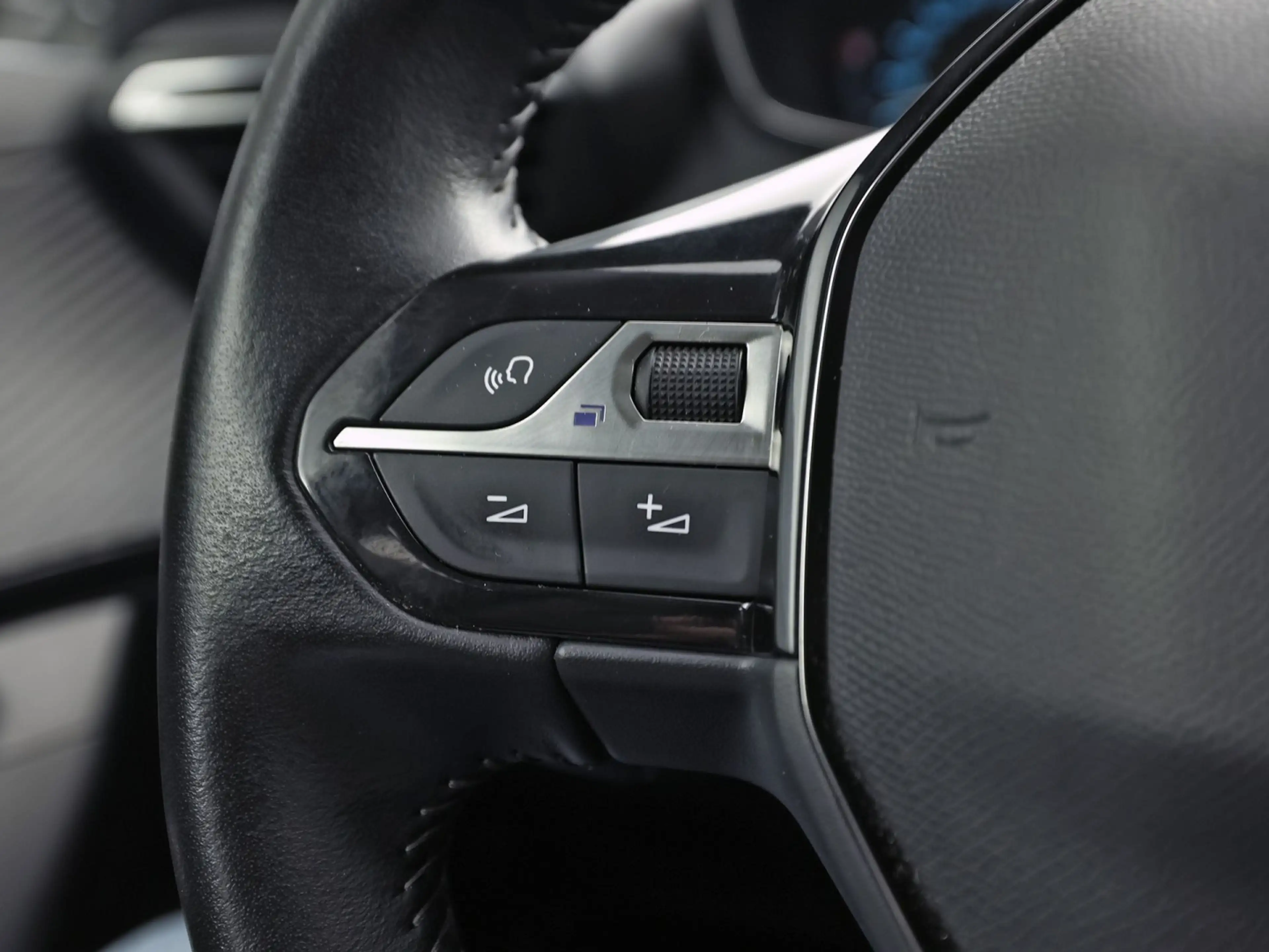 Peugeot e-2008 EV Blue Sport Allure 50 kWh Automaat (SOH 91,2%, A — photo 19