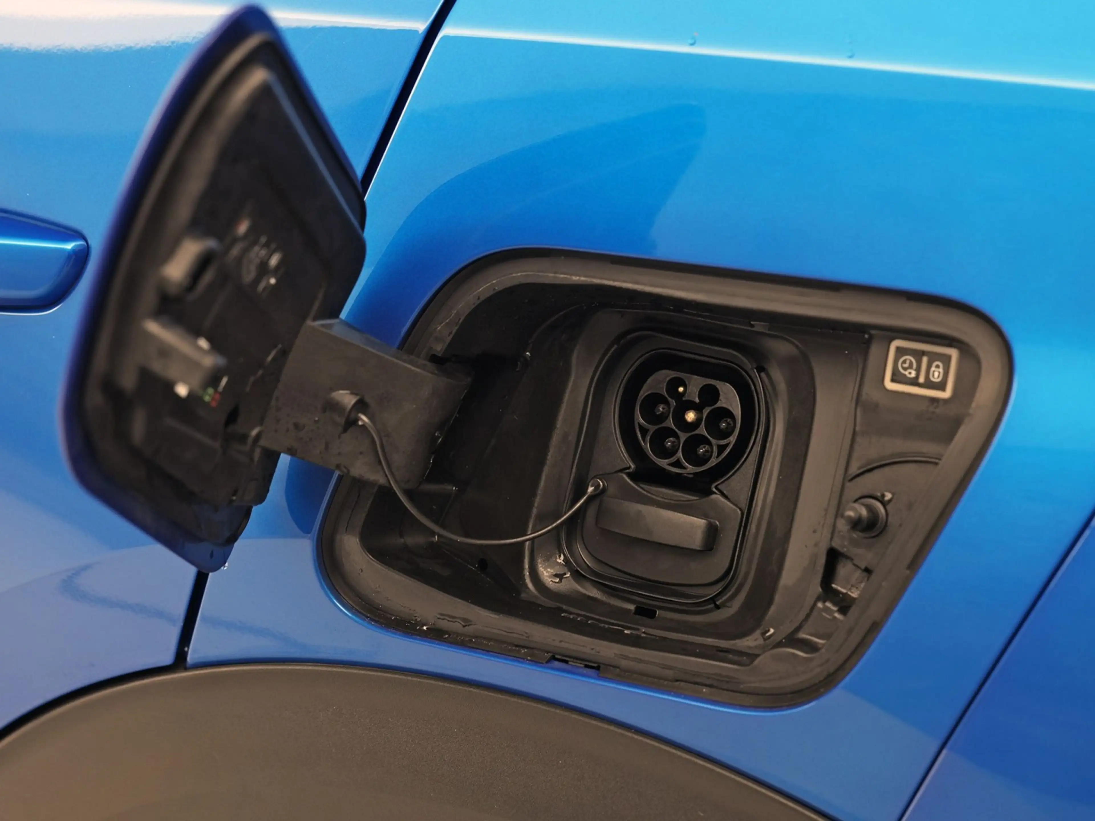 Peugeot e-2008 EV Blue Sport Allure 50 kWh Automaat (SOH 91,2%, A — photo 38