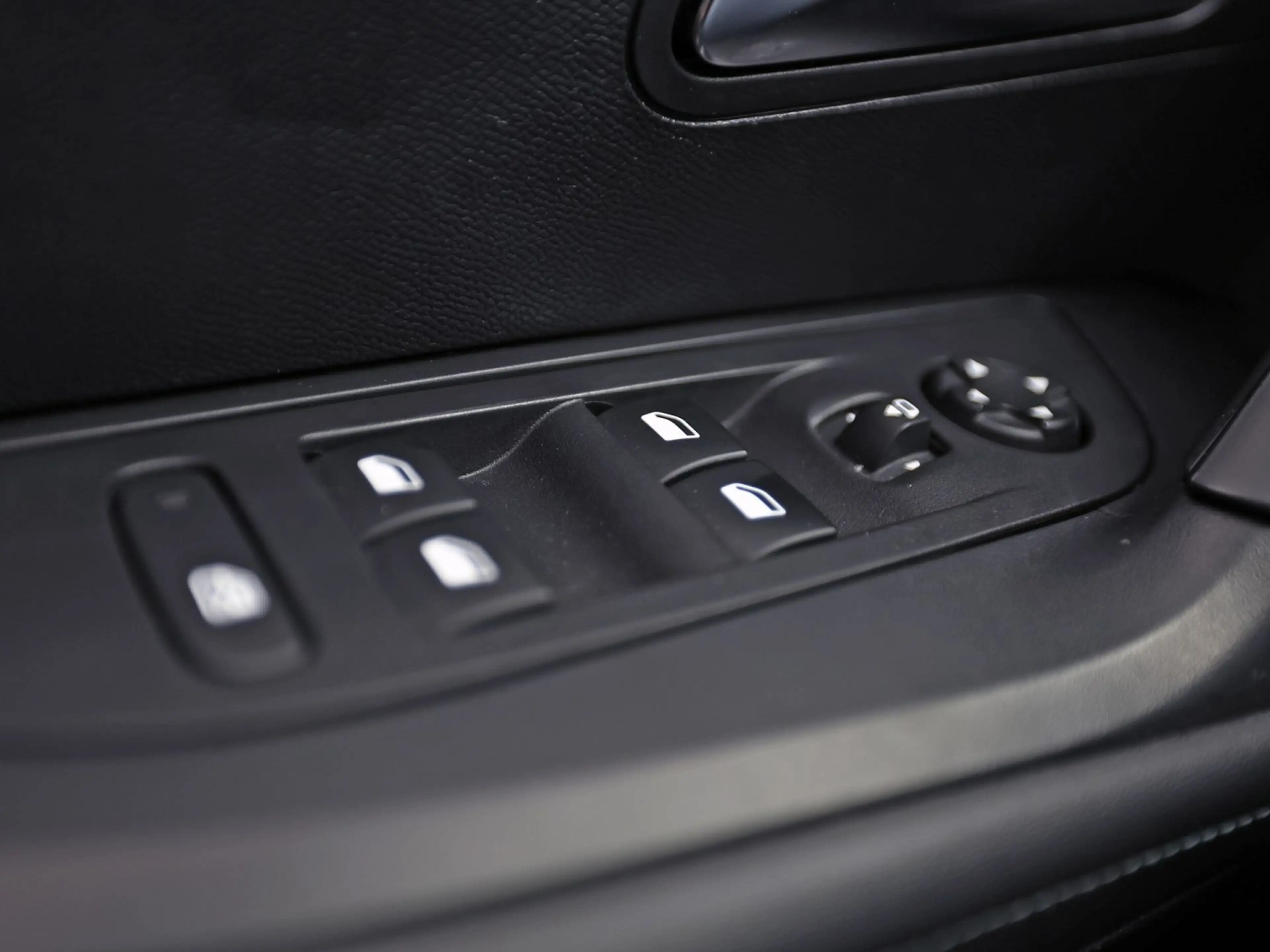 Peugeot e-2008 EV Blue Sport Allure 50 kWh Automaat (SOH 91,2%, A — photo 25