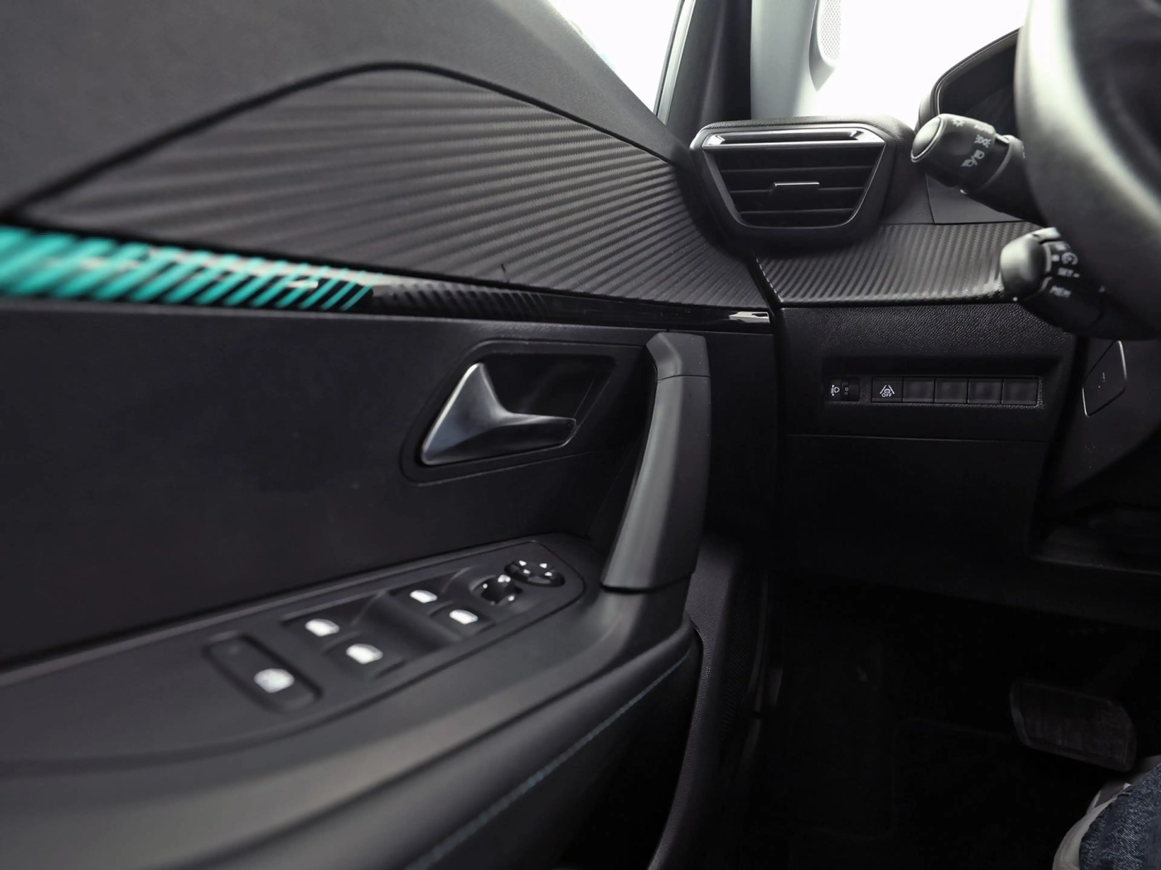 Peugeot e-2008 EV Blue Sport Allure 50 kWh Automaat (SOH 91,2%, A — photo 23