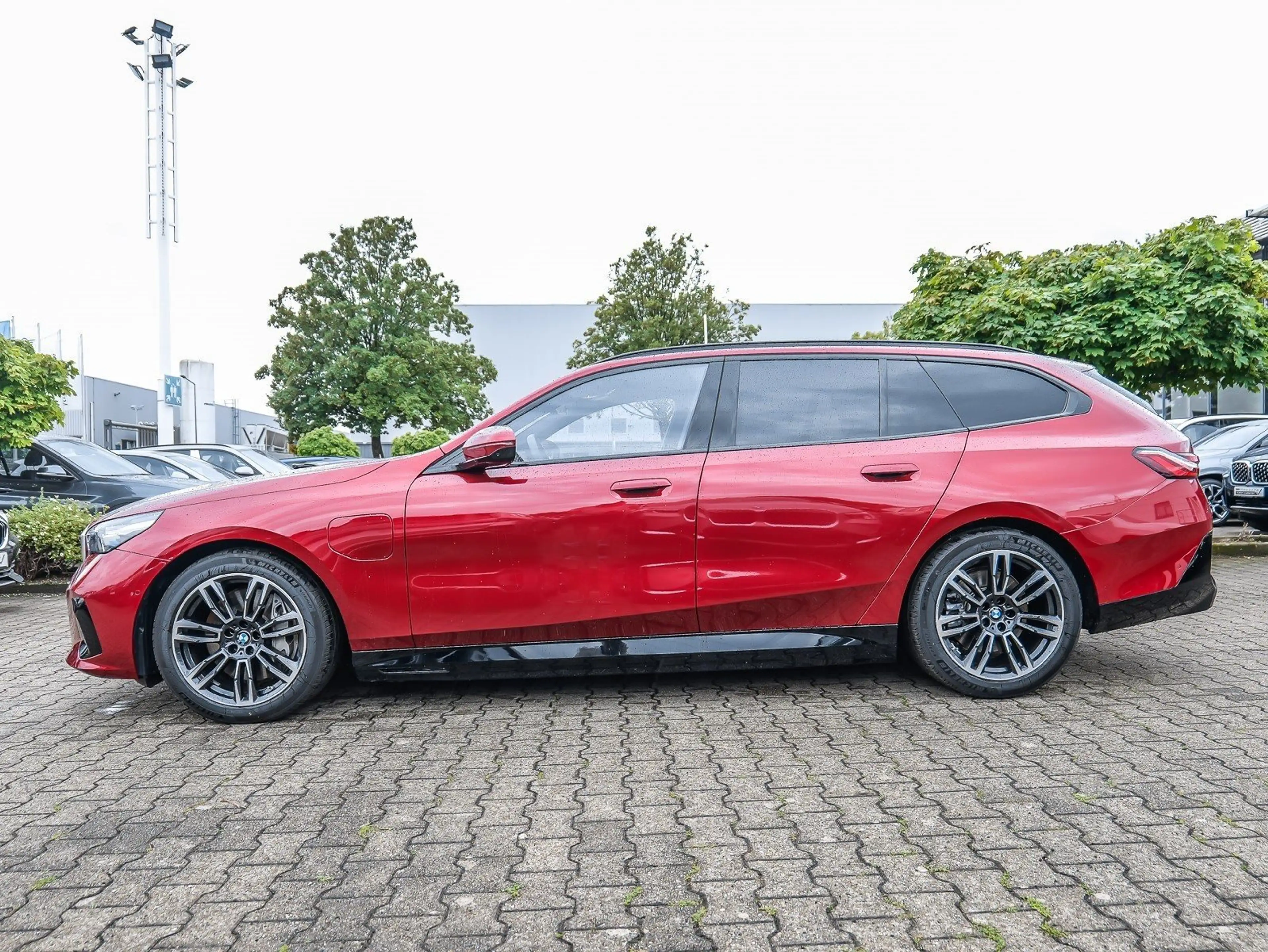 BMW 550 e xDrive Touring M Sport + AHK+Pano+Bowers&Wilkins — photo 9