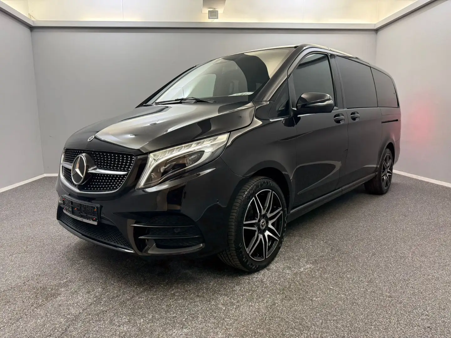 Mercedes-Benz V 300 d 4Matic AMG LANG*U-FREI*INTI-LIGHT*AMBIENT Schwarz - 1