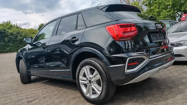 Audi Q2 view 4