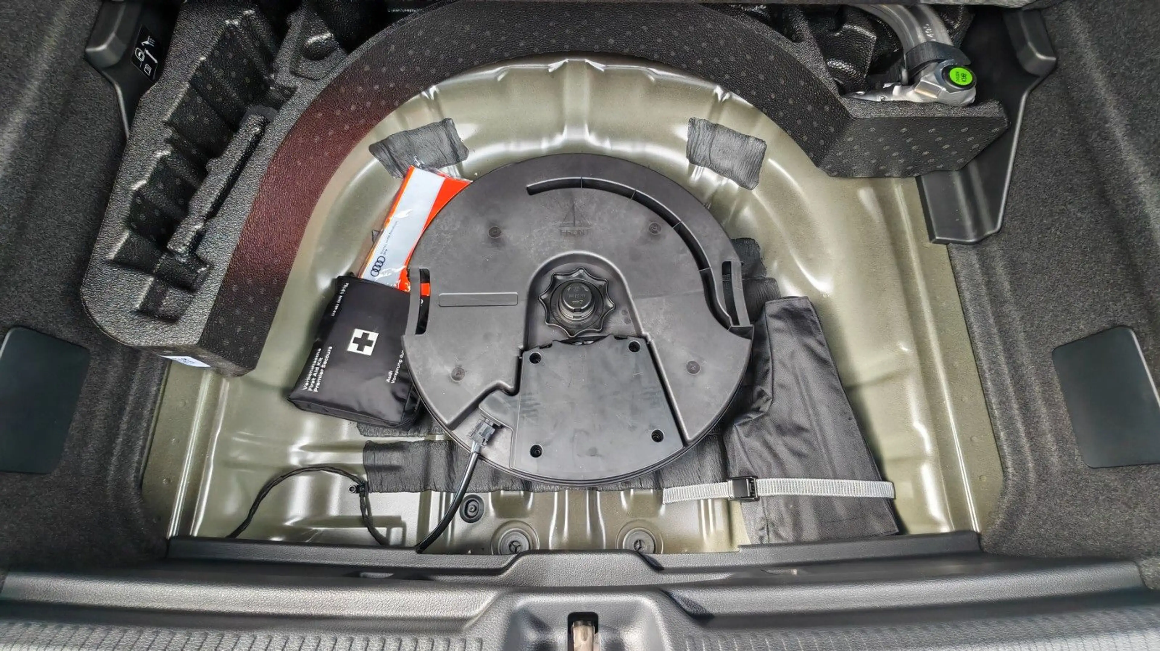 Audi Q2 35 TFSI advanced Deutsches Auto 5 J. Garantie — photo 8