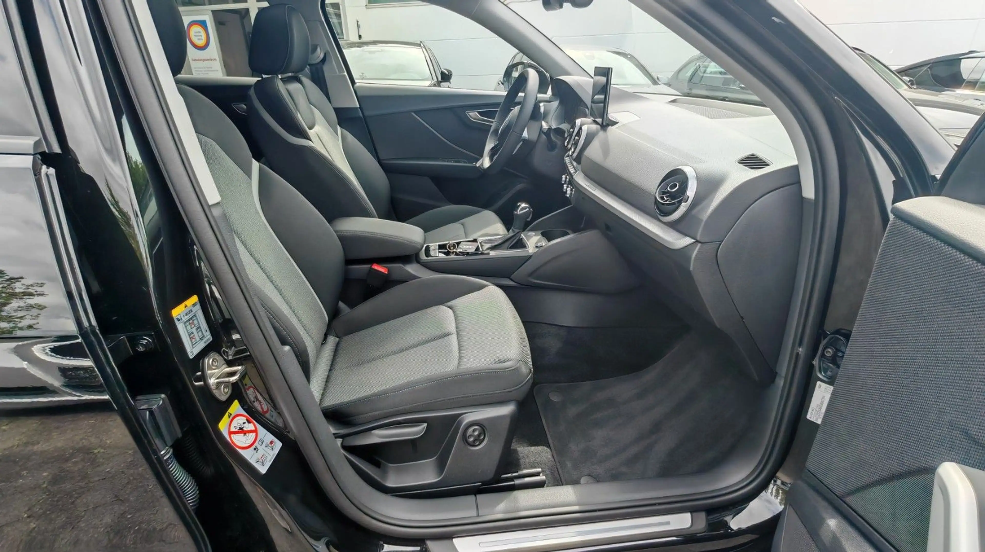 Audi Q2 35 TFSI advanced Deutsches Auto 5 J. Garantie — photo 11