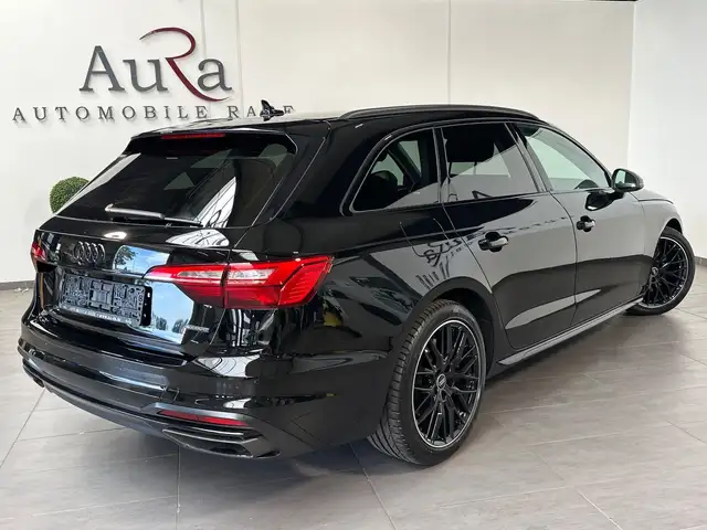 Audi A4 view 4
